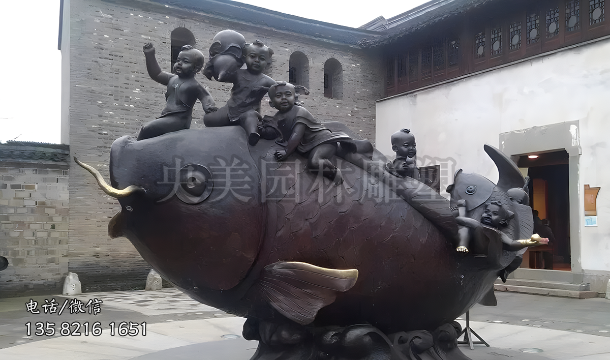 大型鑄銅鯉魚(yú)雕塑